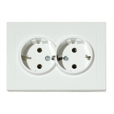 The socket is double with grounding