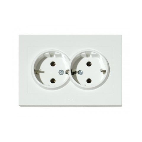 The socket is double with grounding